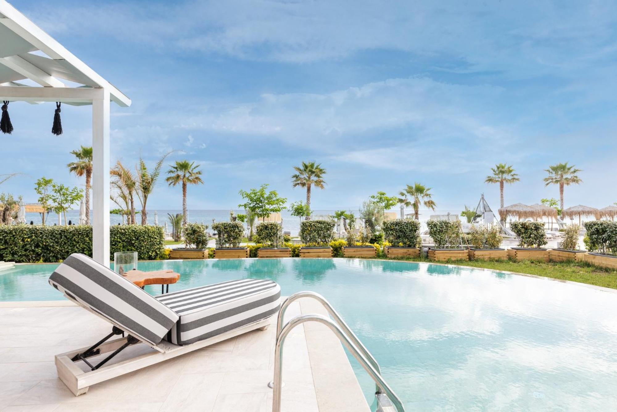 Blue Carpet Luxury Suites Pefkochori Zewnętrze zdjęcie
